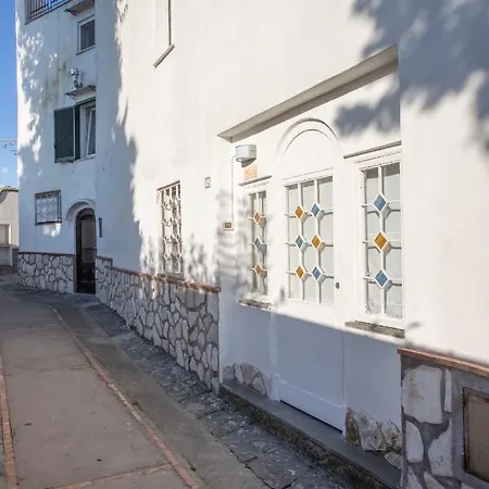 Le Finestrelle Apartment *